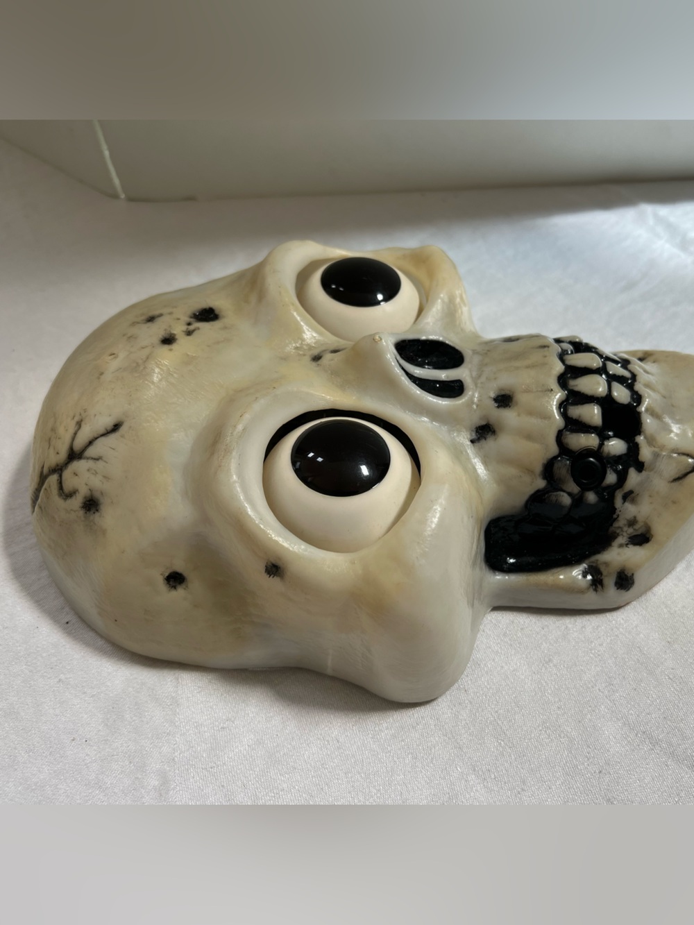 Talking Skull Moving Eyes Glows Halloween Decor Vintage WORKING Hanging Scary - Picture 3 of 10